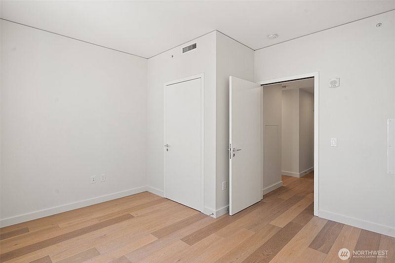 5th image of 121 Stewart Street #3105