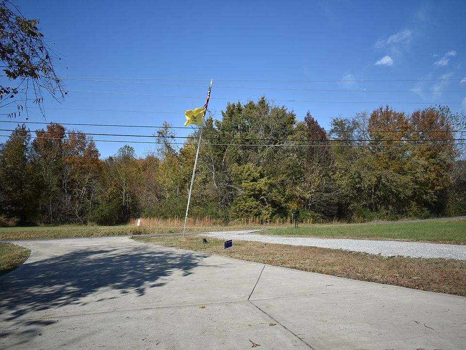 2nd image of 722 Needmore Rd