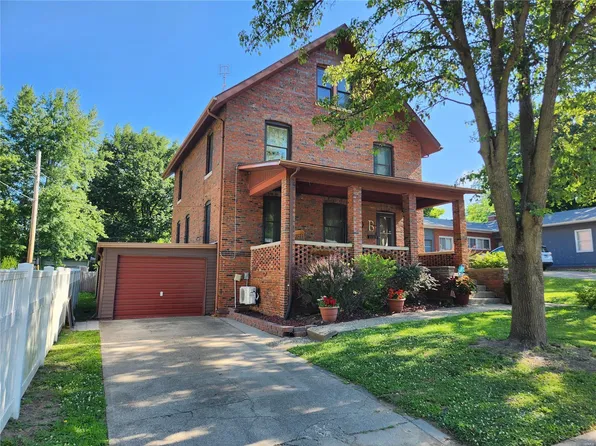 303 W Summer St, Hillsboro, IL 62049