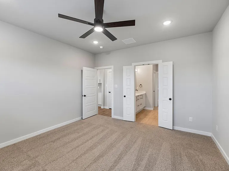 4407 Clovis Ct — Photo 12