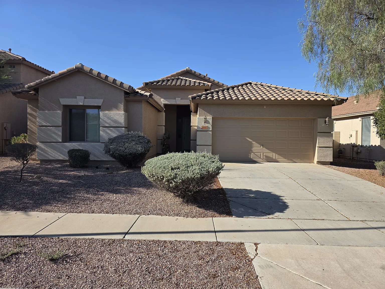 4 bed, 2047 sqft, $2,295 — Photo 1