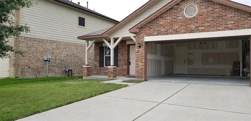 3 bed, 2.0 bath, 1651 sqft, $2,000 — Photo 3
