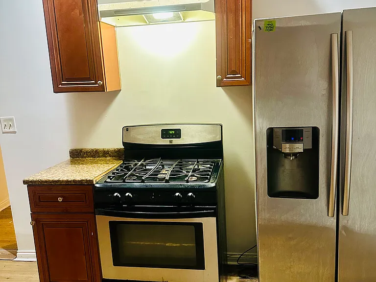 1640 W 57th St #2 — Photo 8