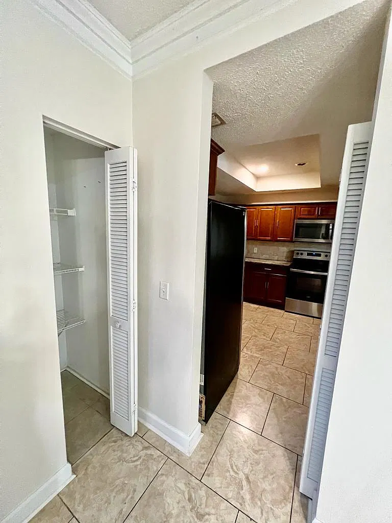 63 Emerald Bay Dr — Photo 4