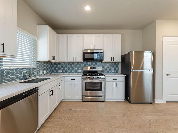 3rd image of 1533 McKinney Dr Unit 33