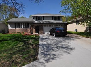 8824 N Brook Cir N, Brooklyn Park, MN 55428