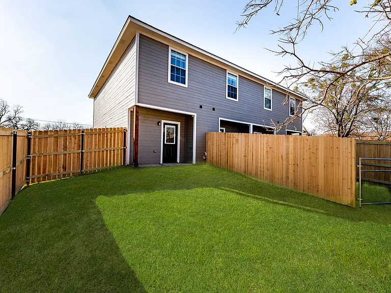 1115 N Paddock St #103 — Photo 6