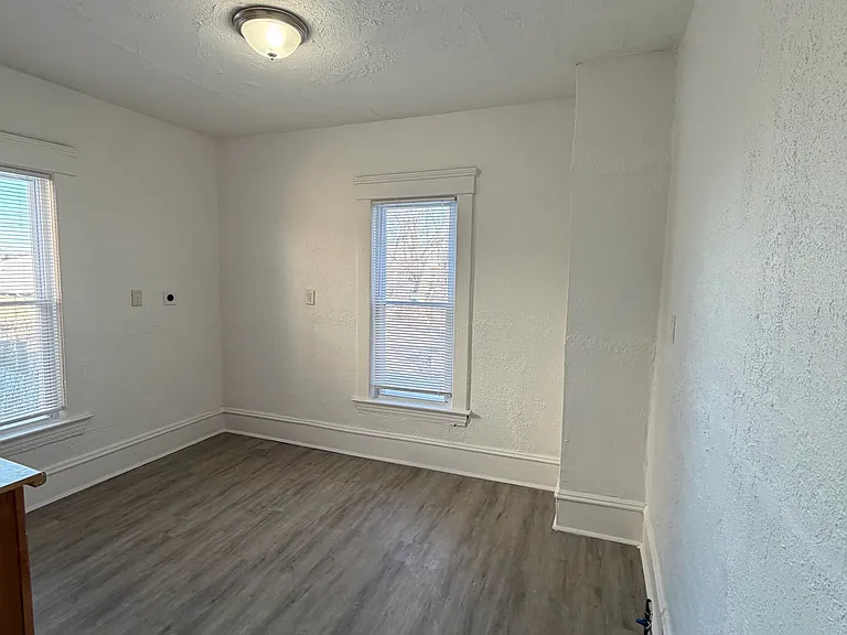 15307 Holmes Ave — Photo 18