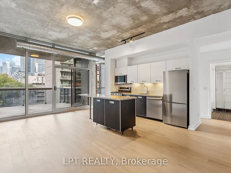 60 Bathurst St #507 — Photo 12
