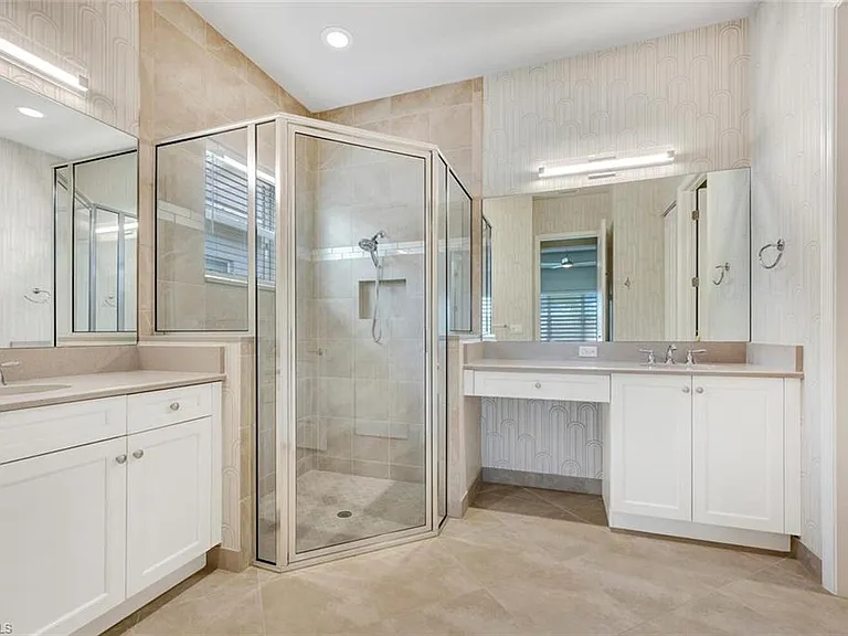 28496 Burano Dr — Photo 18
