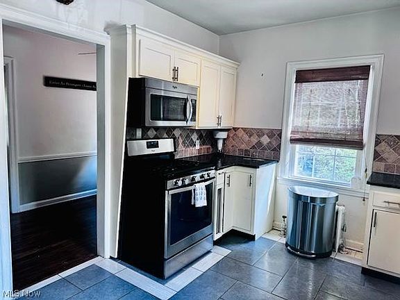 2nd image of 1366 Cleveland Heights Blvd