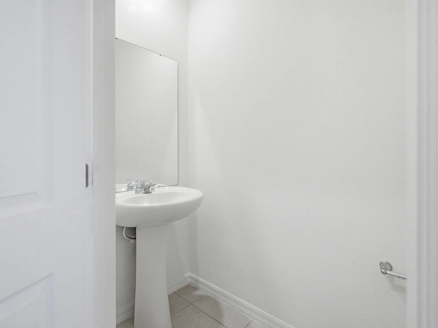 3 bed, 2.5 bath, 1485 sqft, $2,120 — Photo 2