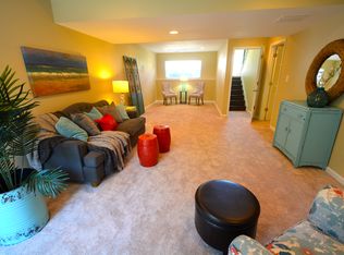 978 10th St, Pasadena, MD 21122