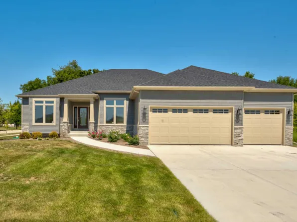 374 Andover Dr, Oswego, IL 60543