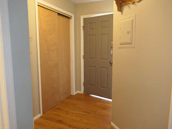 5th image of 910 Scarlet Oak Ave