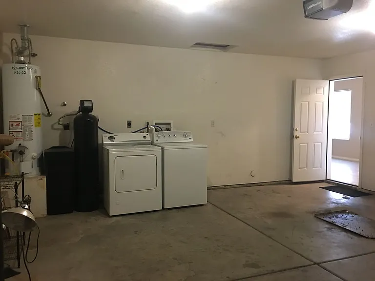 9815 S Phoenix Dr — Photo 14
