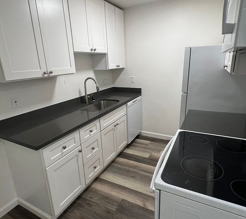1st image of 1895 San Vincente Dr APT 2
