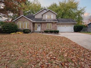 6013 Stonehaven Ct, Midland, MI 48640