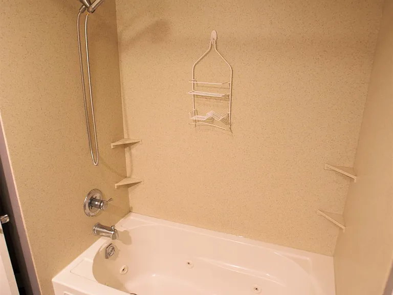 4829 Bryn Mawr Ct — Photo 7