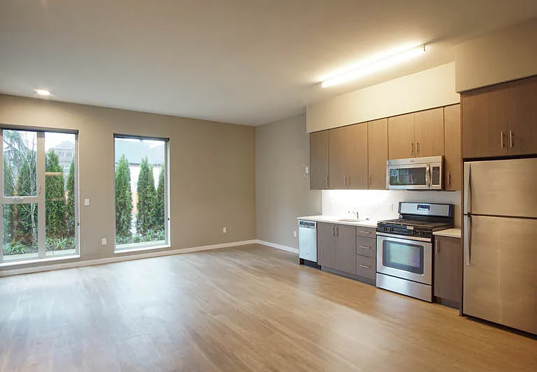 Stylish Garden Level-1 Bdr w/ Dishwasher & Laundry in Sellwood! — Photo 1