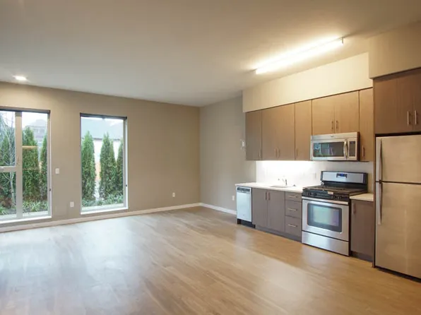 Stylish Garden Level-1 Bdr w/ Dishwasher & Laundry in Sellwood!, 1315 SE Lambert St, Portland, OR 97202