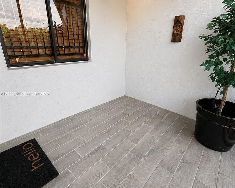 1st image of 286 Racquet Club Rd APT 204