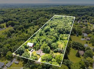 5051 Whipple Lake Rd, Clarkston, MI 48348