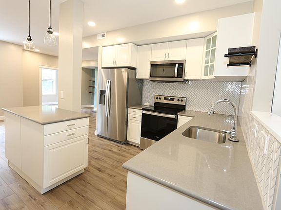 5th image of 5845 Nina Pl APT 2E