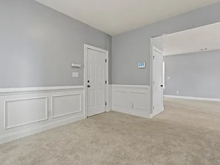 632 Dunrobin Ln — Photo 9