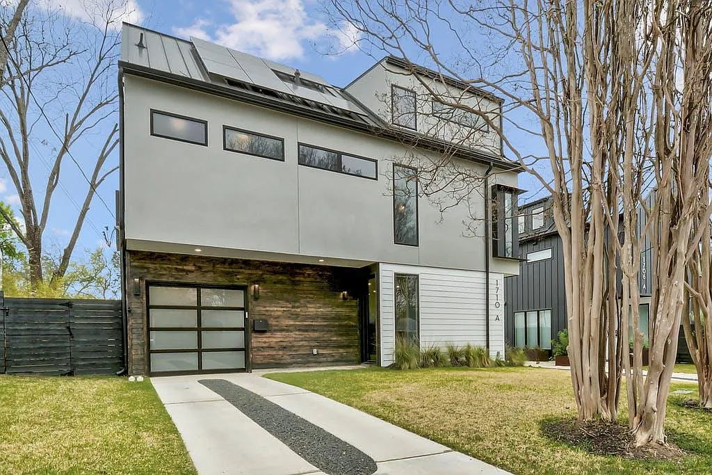 4 bed, 3.5 bath, 2490 sqft, $10,999 — Photo 3