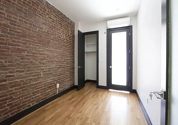 Rented by Lockbox Realty | media 30
