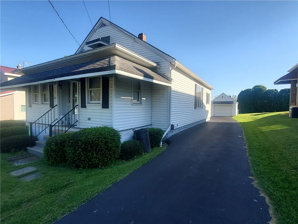 1st image of 2056 Oak Dr