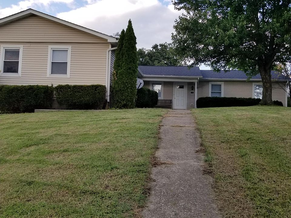 1st image of 4 Willowood Ln #B