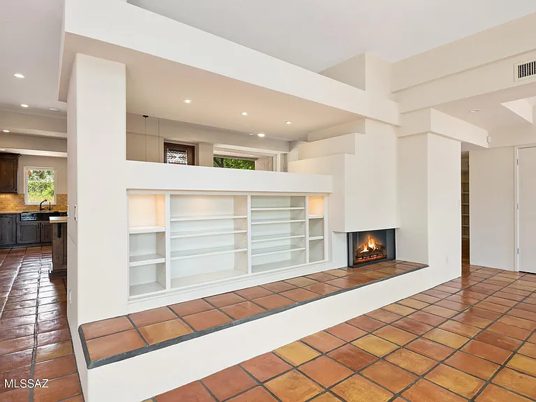 6561 N Avenida De Posada — Photo 9