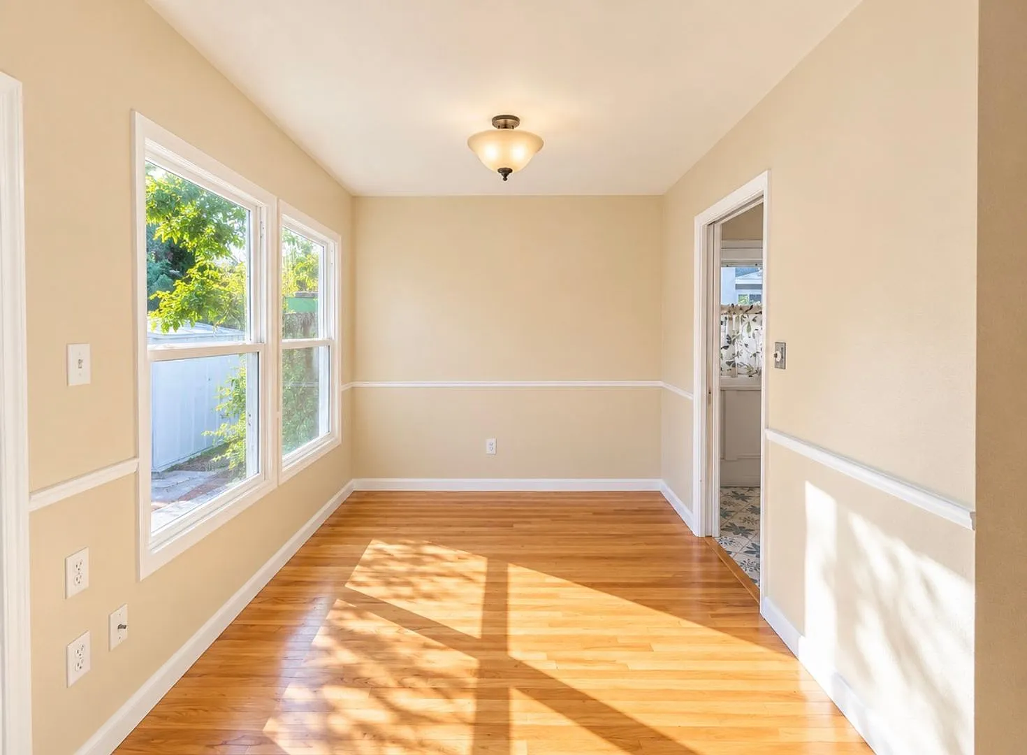 Charming 3 Bedroom Home with Spacious Backyard and Garage in Desirable Allied Gardens — Photo 4