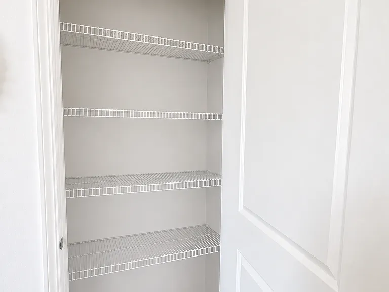 1475 Yosemite Way — Photo 4