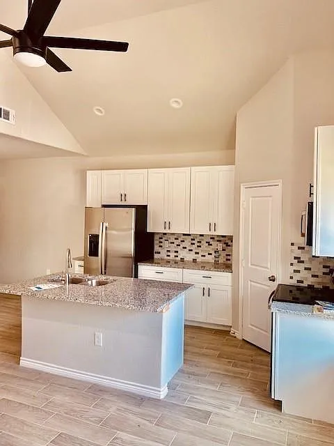 3 bed, 2.0 bath, 1200 sqft, $1,470 — Photo 3