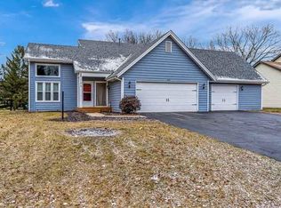 225 Echo Dr, Rockton, IL 61072