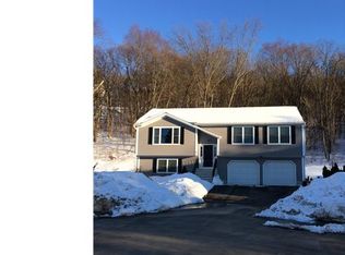 6 Gracie Ln, Ansonia, CT 06401