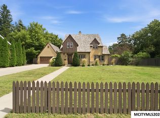 23 S Virginia Ave, Mason City, IA 50401