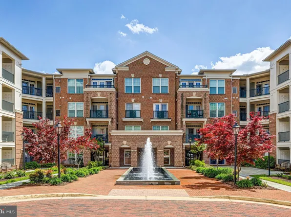2905 Saintsbury Plz APT 215, Fairfax, VA 22031