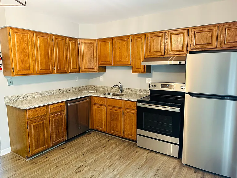 23262 Woodruff Rd #2 — Photo 7