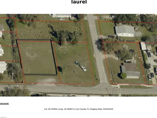 1115 Laurel DR, NORTH FORT MYERS, FL 33917