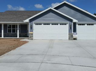 3170 Essen Rd, Green Bay, WI 54311