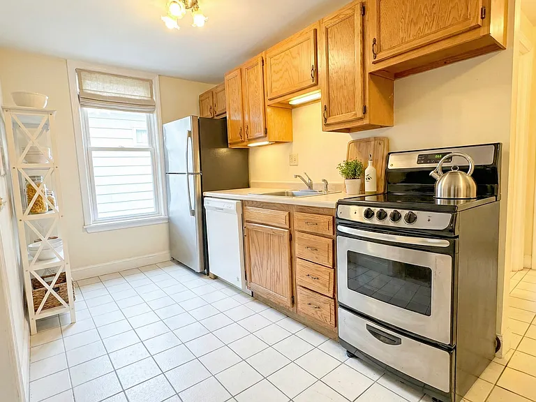 216 Freeman St #21 — Photo 4
