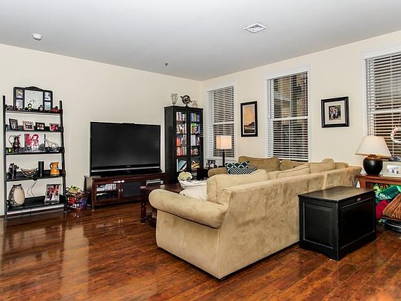 4th image of 133 N Bread St Unit 1K