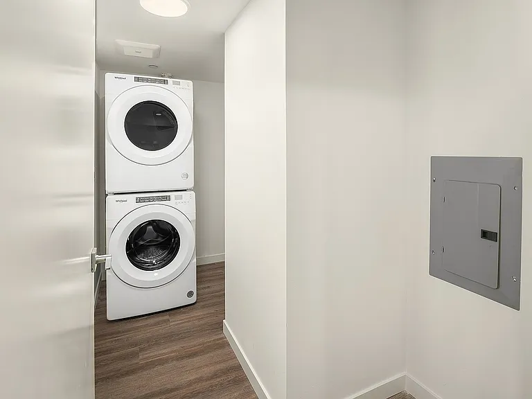 2 Bedroom - laundry room image - 405