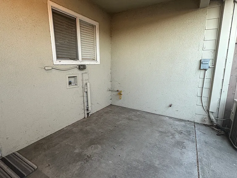 1064 Waters Ave #3 — Photo 17