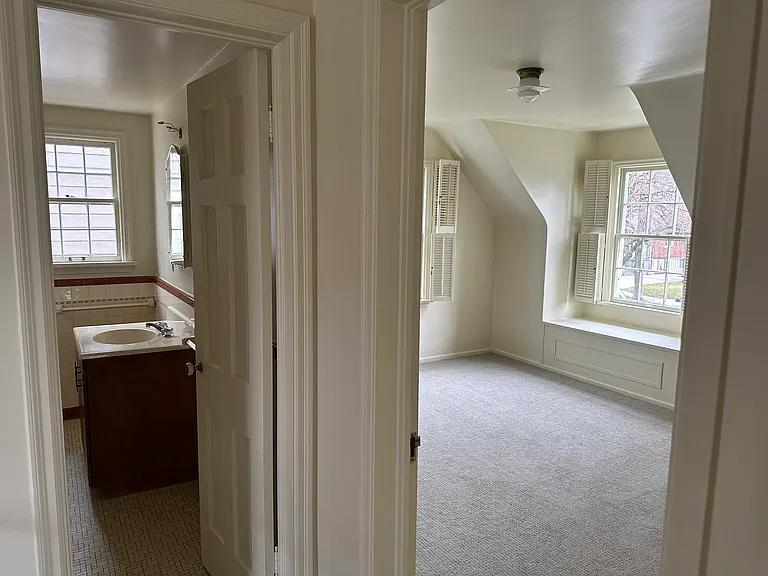 1309 E Michigan Ave — Photo 7