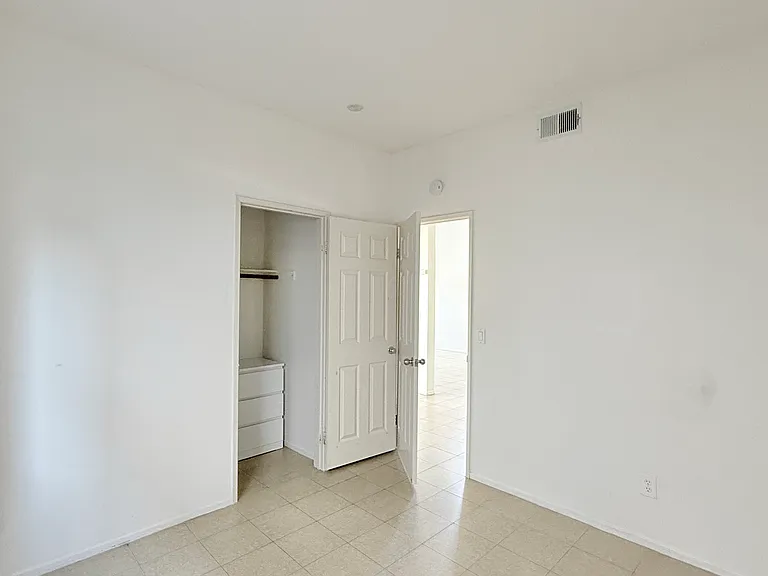 9250 Longridge Way — Photo 25